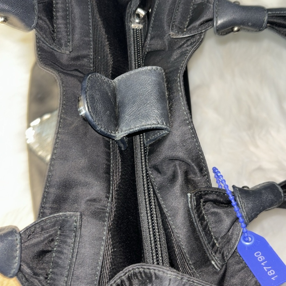 FERRAGAMO “RARE” HEELS SHOULDER BAG - Picture 12 of 17